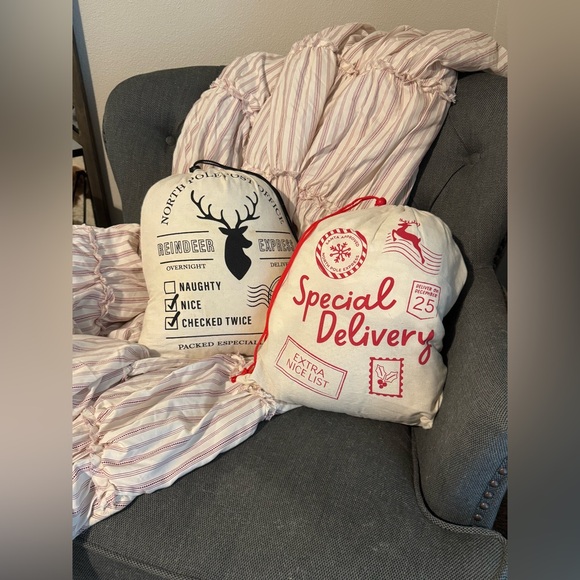 Holiday Special Delivery Sack Throw Pillow Covers Set + Red and Cream throw - Picture 1 of 4